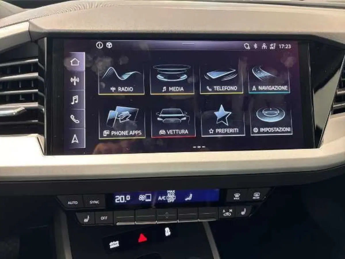 Audi Q4 Sportback nuova a Prato (16)