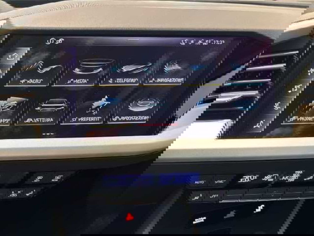 Audi Q4 Sportback nuova a Prato (16)