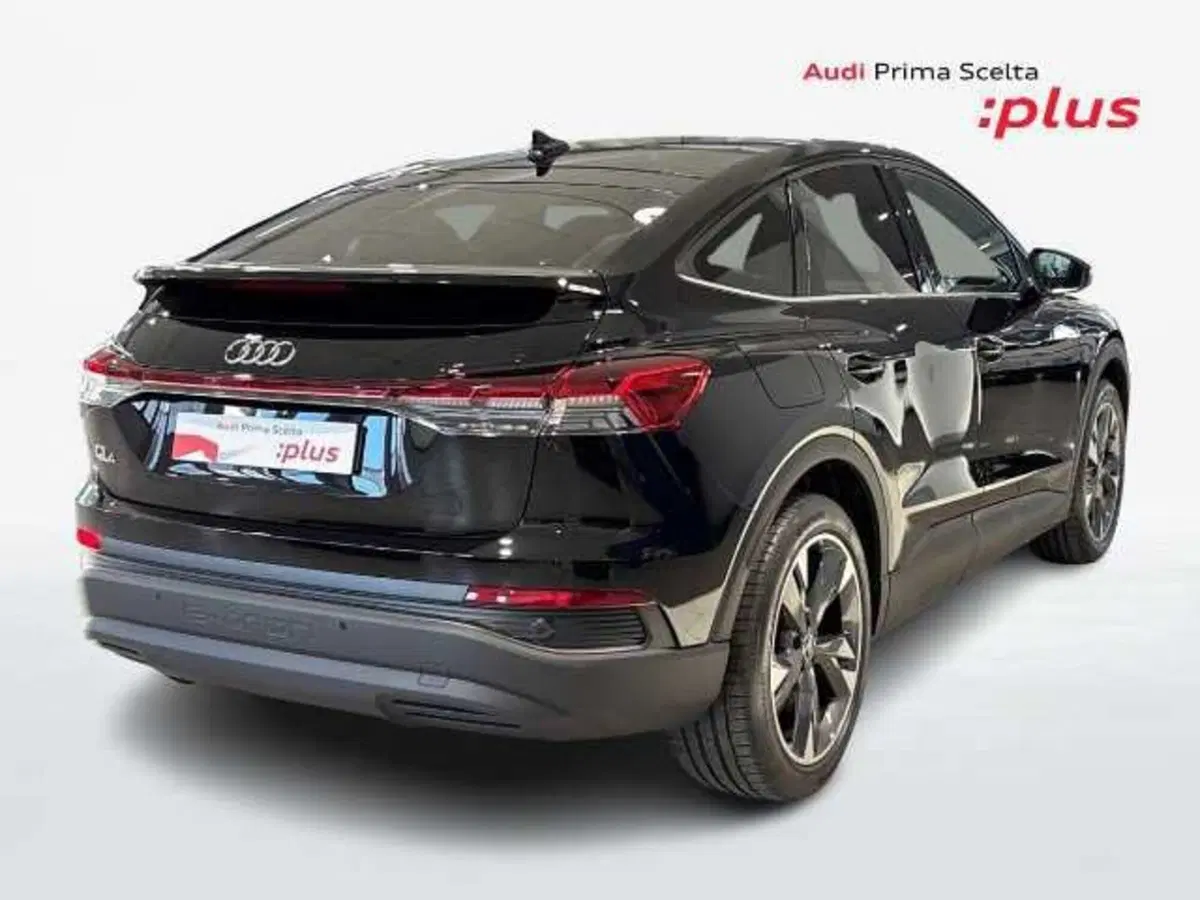 Audi Q4 Sportback nuova a Prato (2)