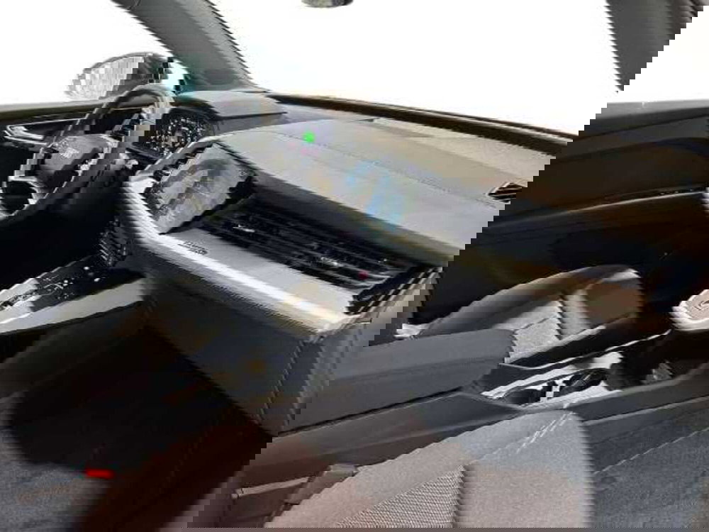 Audi Q4 Sportback nuova a Prato (3)