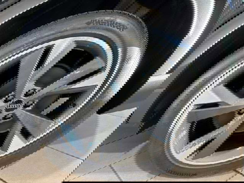 Audi Q4 Sportback nuova a Prato (7)