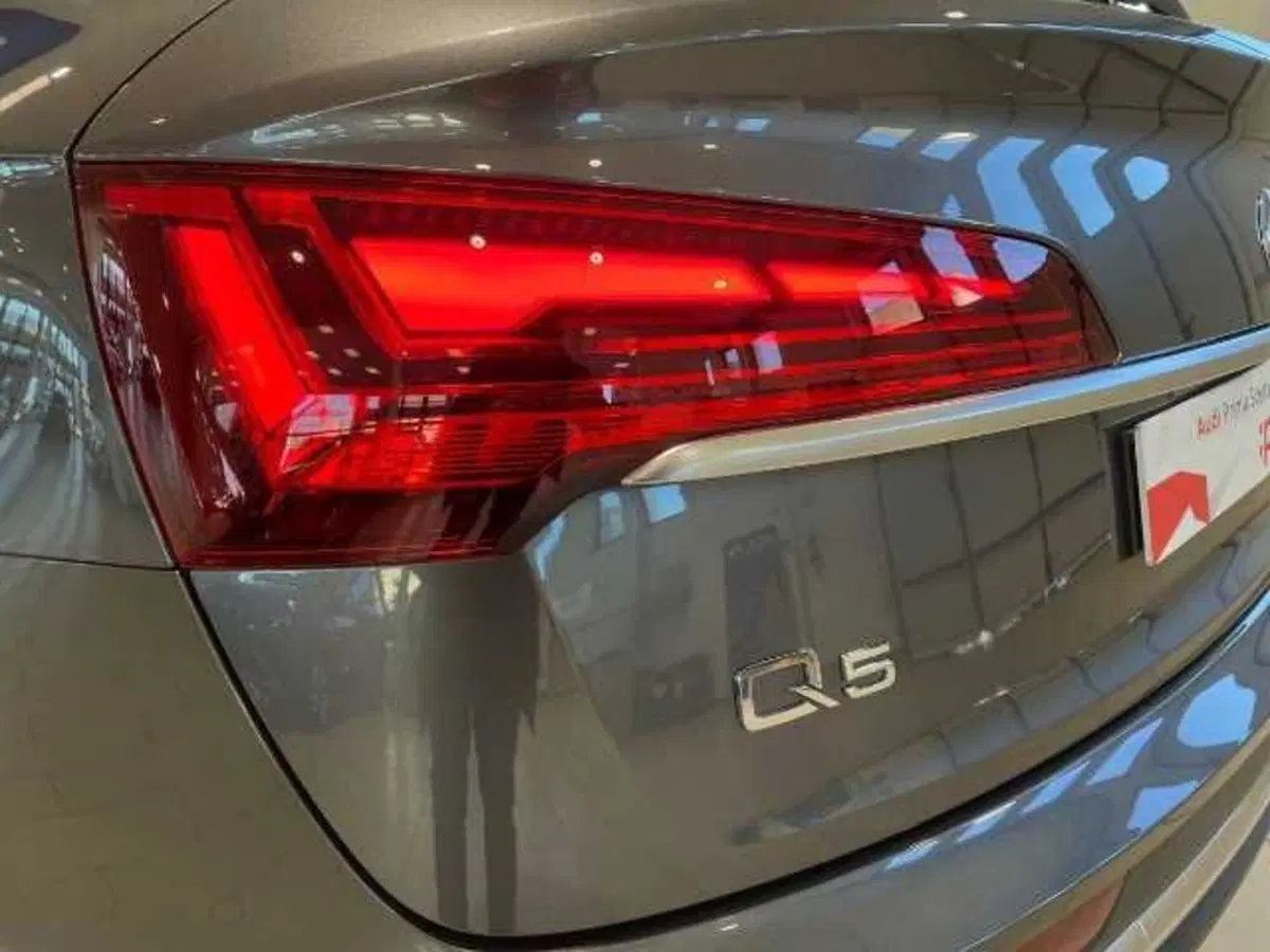 Audi Q5 Sportback nuova a Pistoia (10)