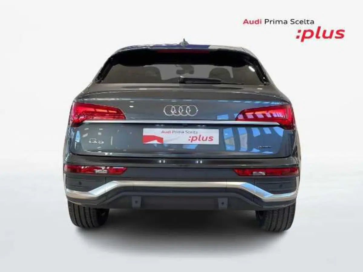 Audi Q5 Sportback nuova a Pistoia (11)
