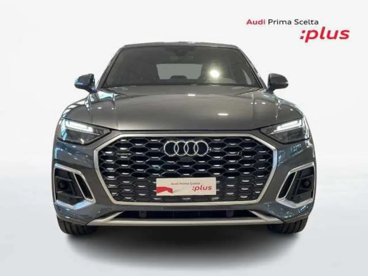 Audi Q5 Sportback nuova a Pistoia (13)