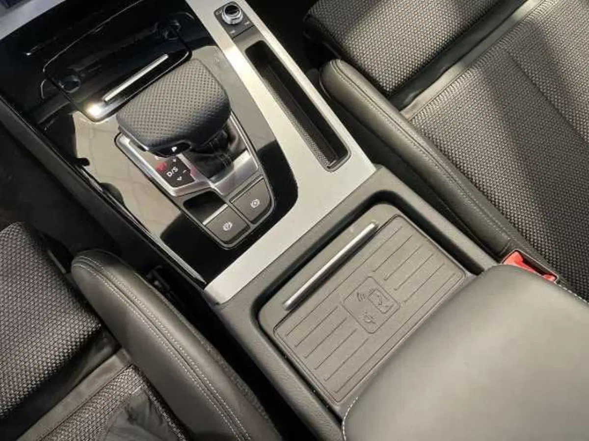 Audi Q5 Sportback nuova a Pistoia (16)