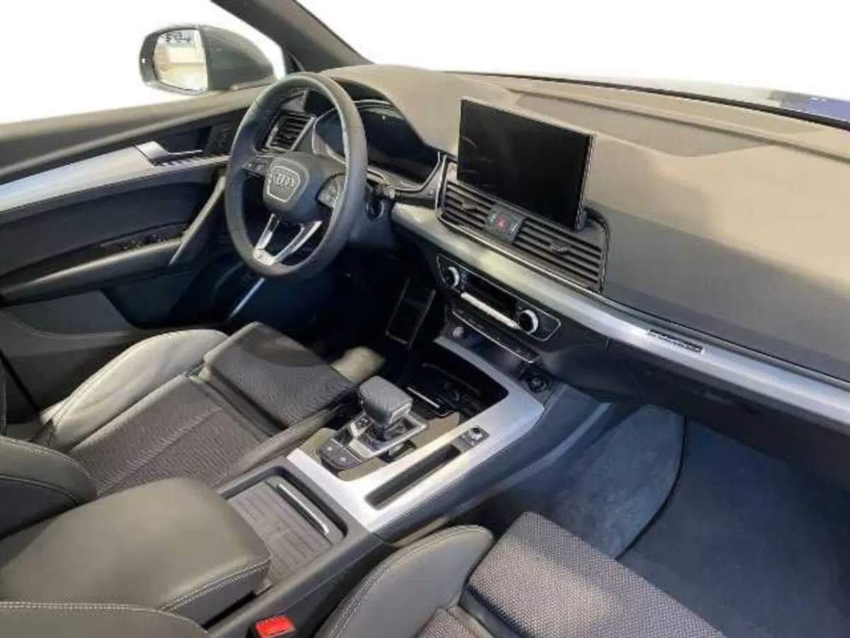 Audi Q5 Sportback nuova a Pistoia (3)