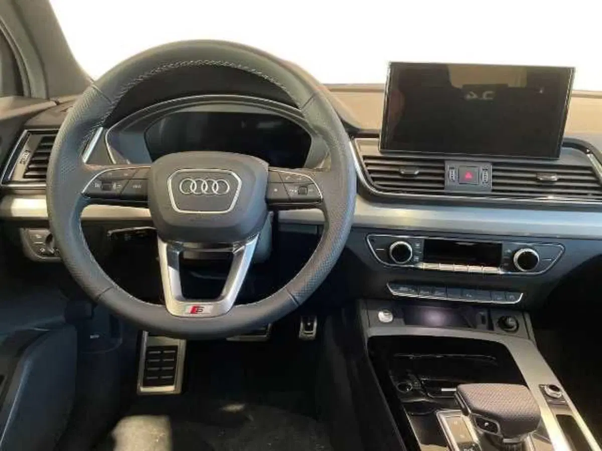 Audi Q5 Sportback nuova a Pistoia (4)