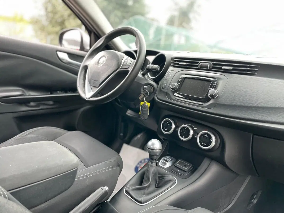 Alfa Romeo Giulietta usata a Ancona (15)