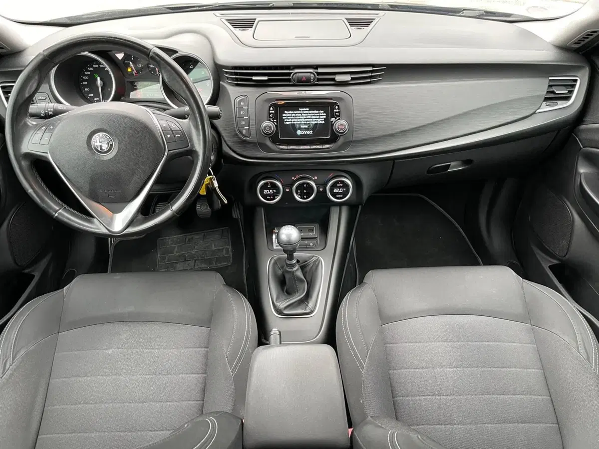 Alfa Romeo Giulietta usata a Ancona (10)