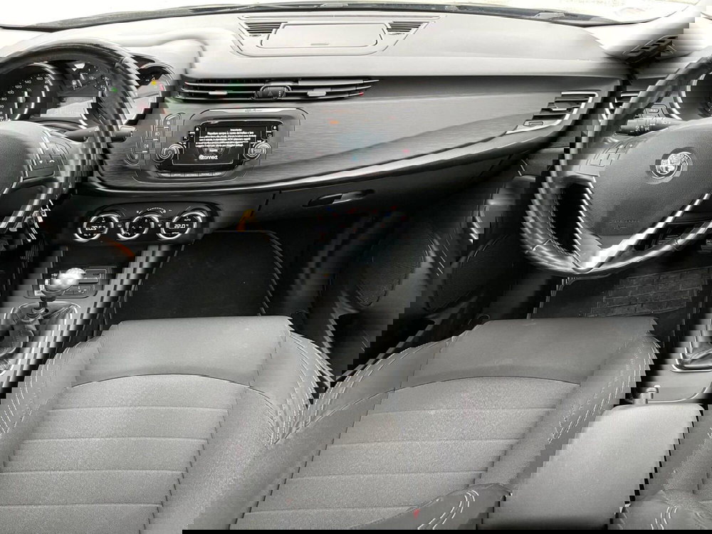 Alfa Romeo Giulietta usata a Ancona (10)