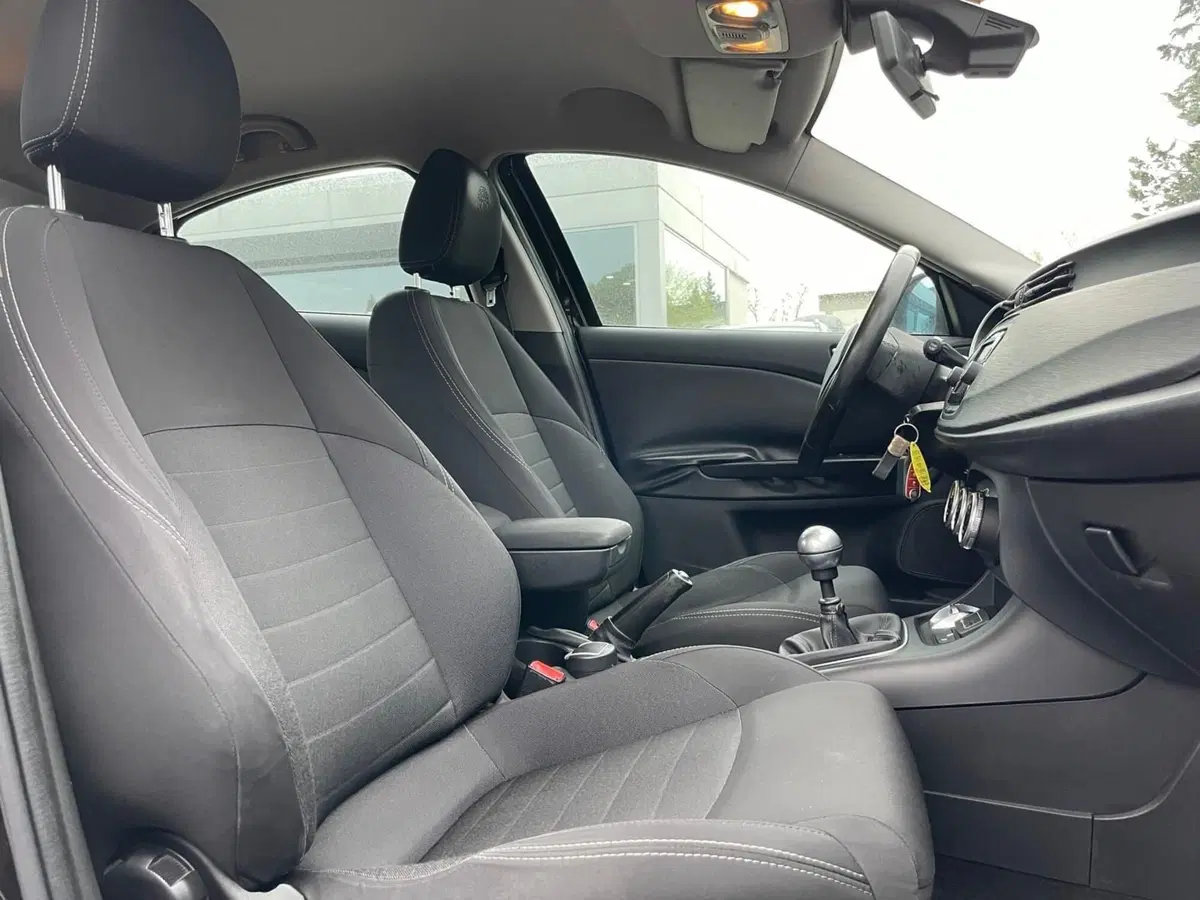 Alfa Romeo Giulietta usata a Ancona (14)