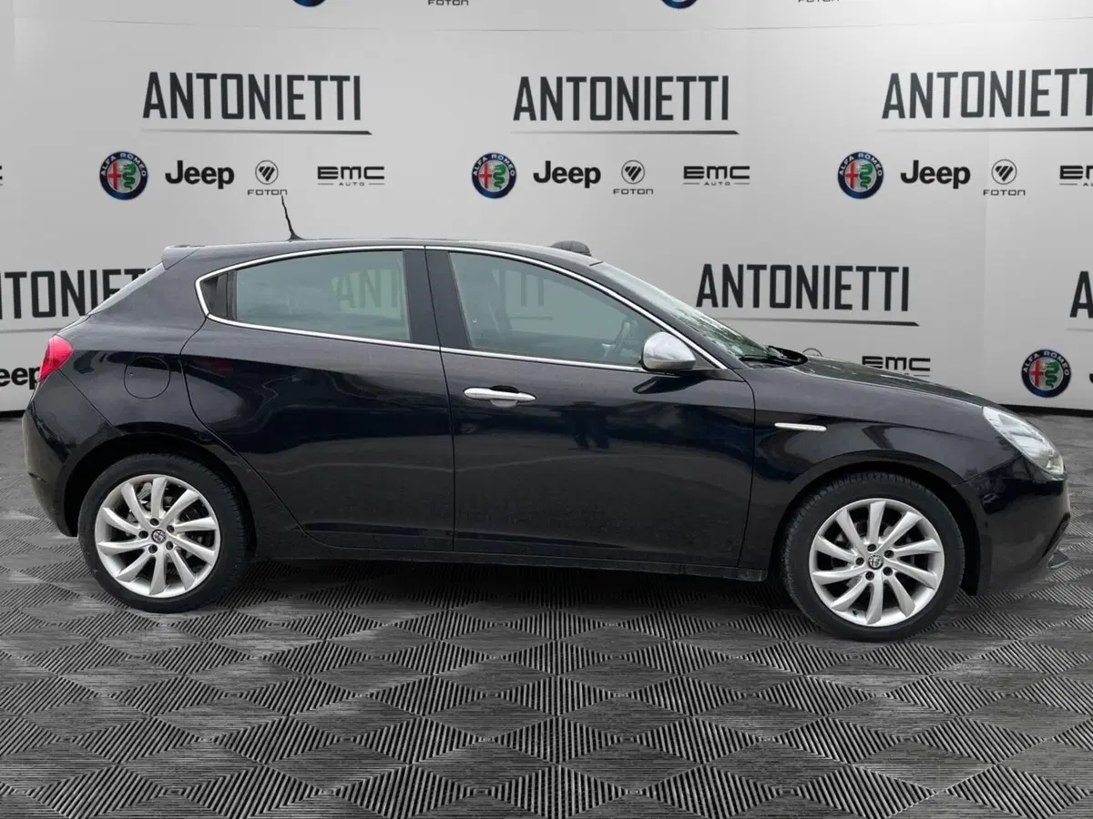 Alfa Romeo Giulietta usata a Ancona (4)