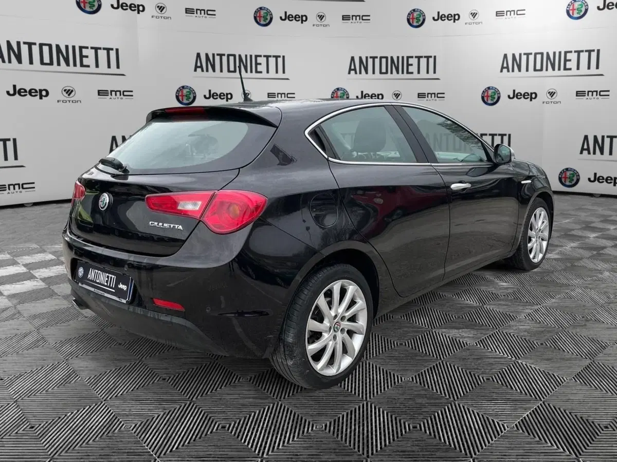 Alfa Romeo Giulietta usata a Ancona (5)