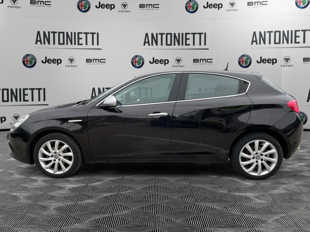 Alfa Romeo Giulietta usata a Ancona (8)