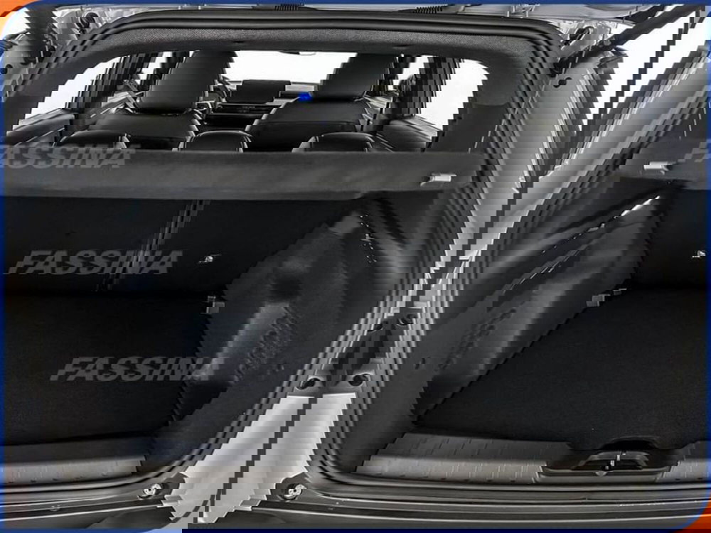 Jeep Avenger nuova a Milano (11)