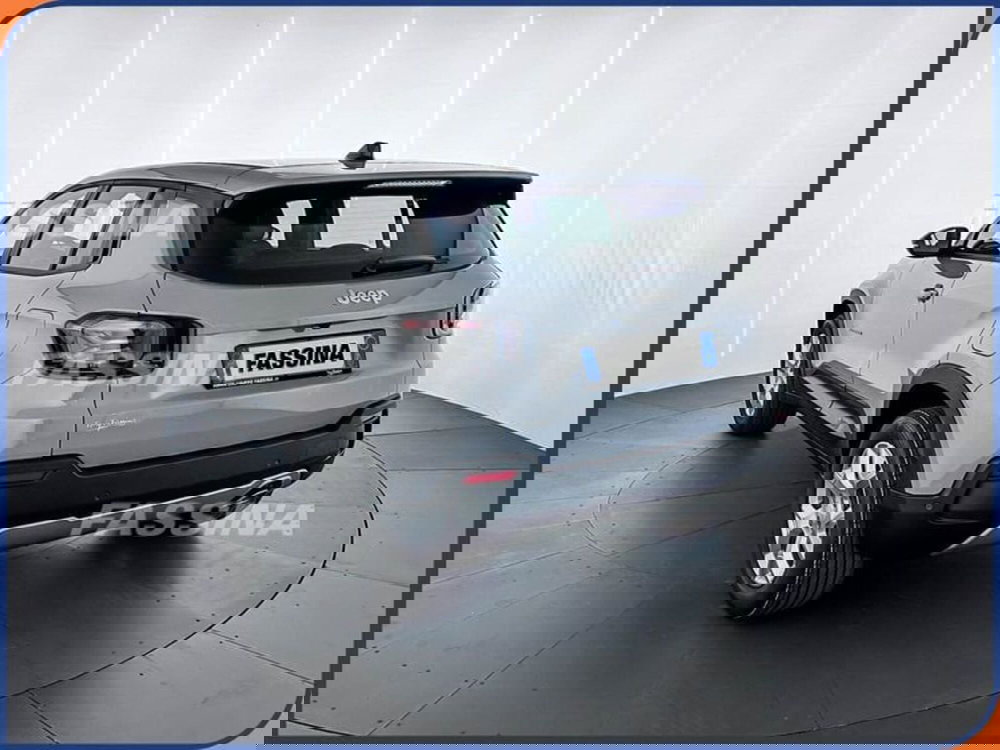 Jeep Avenger nuova a Milano (4)