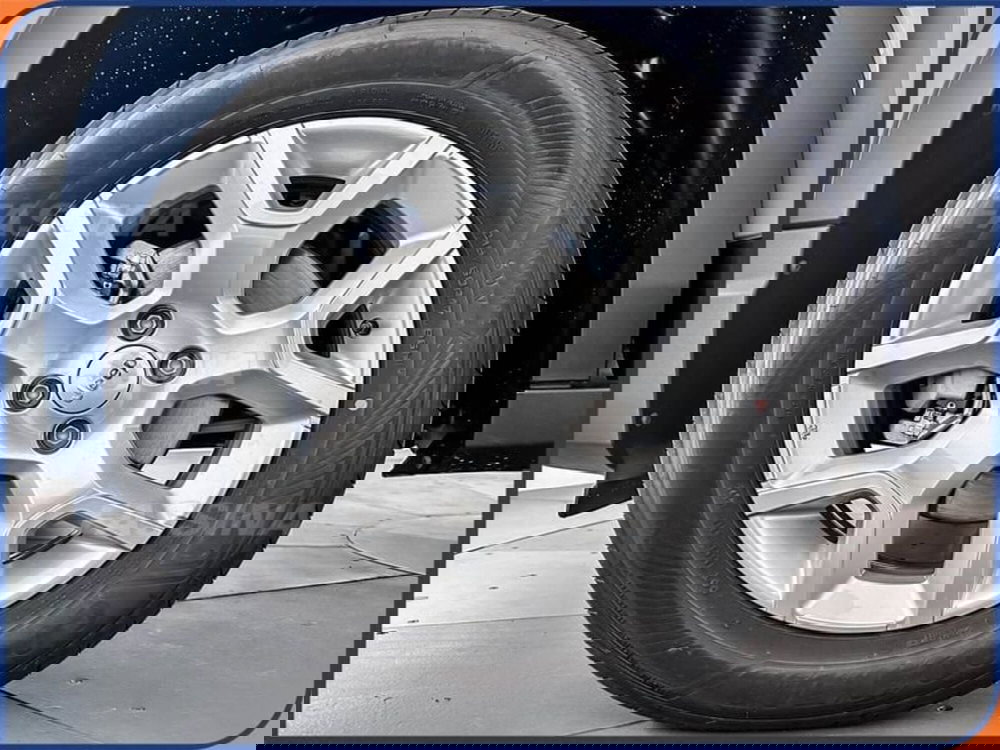 Jeep Avenger nuova a Milano (7)