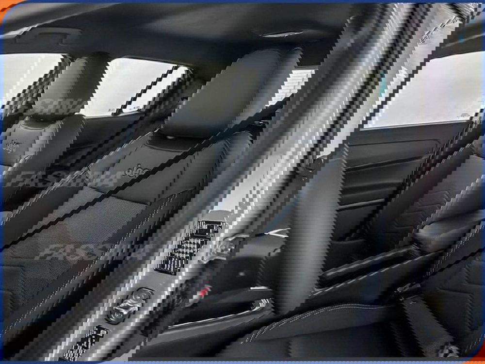 Jeep Avenger nuova a Milano (8)