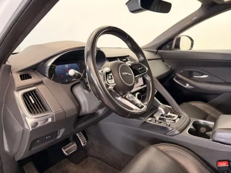 Jaguar E-Pace usata a Venezia (9)