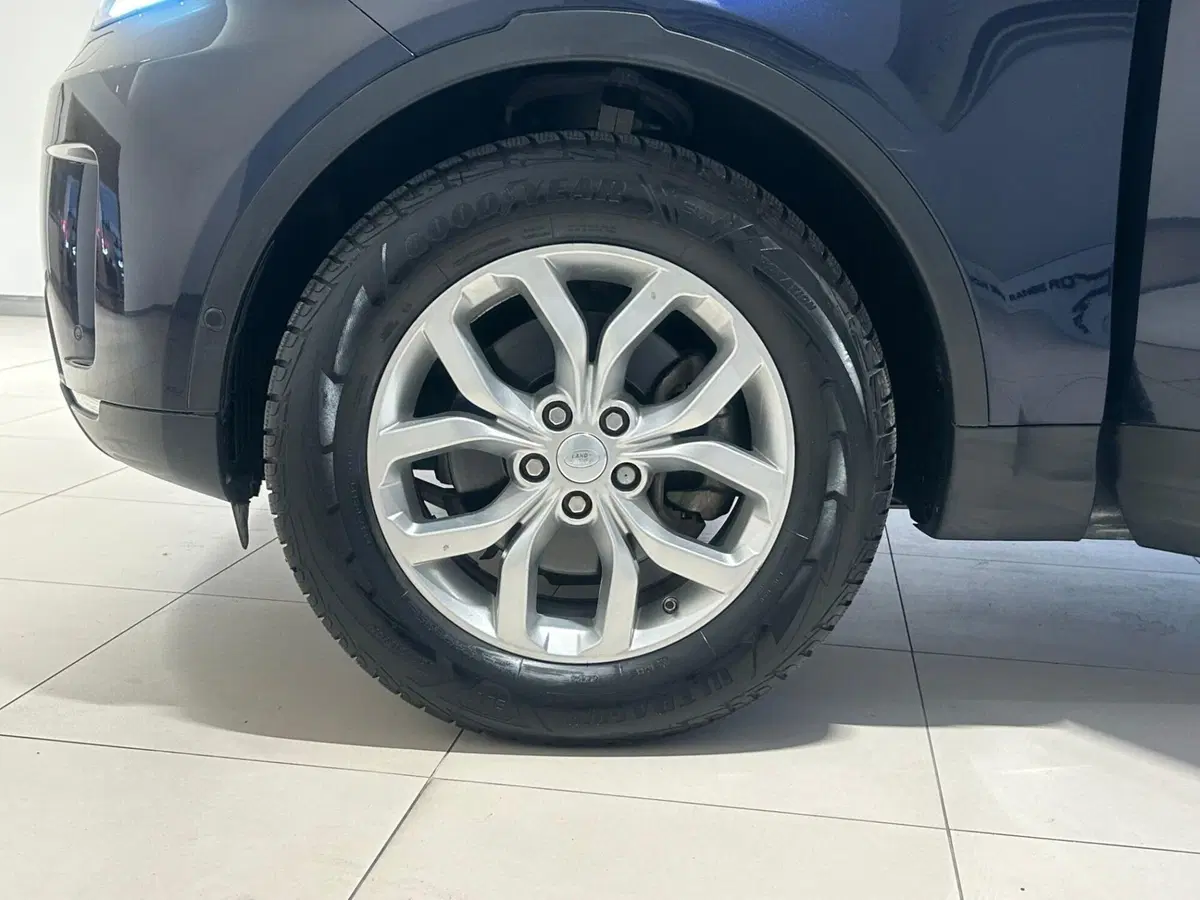Land Rover Discovery usata a Napoli (9)