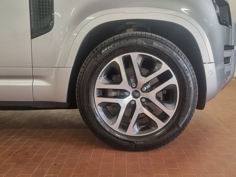 Land Rover Defender usata a Brescia (9)