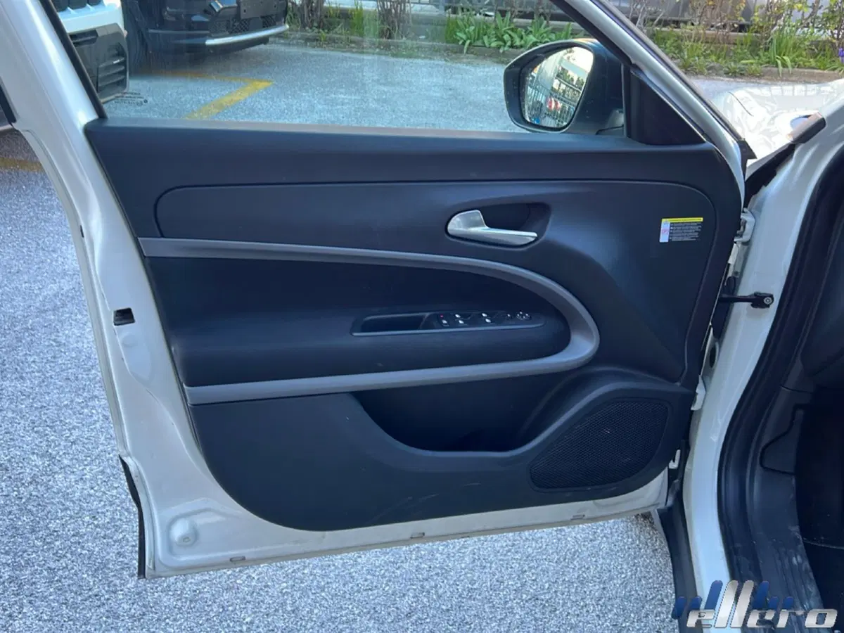 Jeep Avenger usata a Cuneo (19)