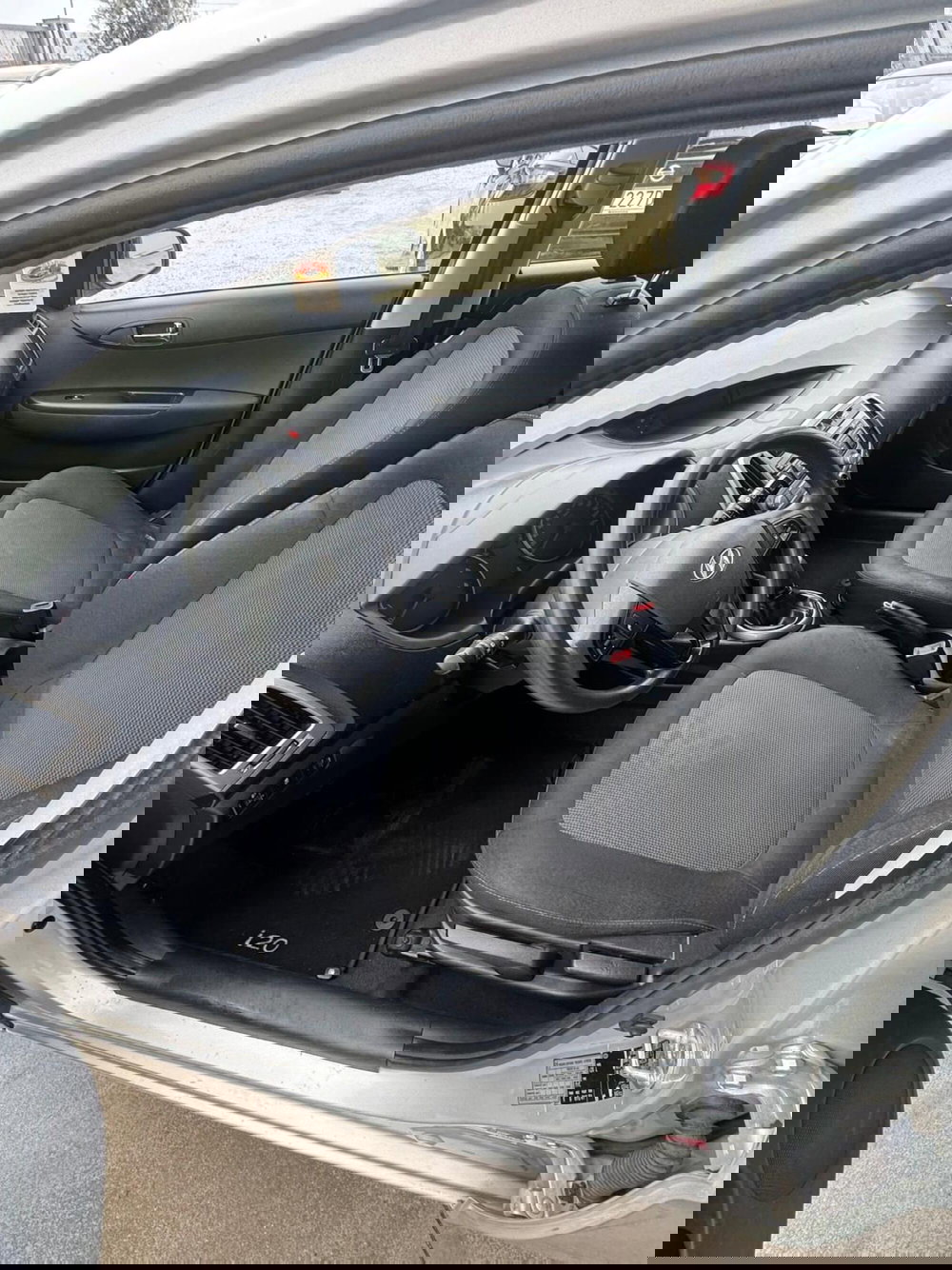 Hyundai i20 usata a Caserta (11)