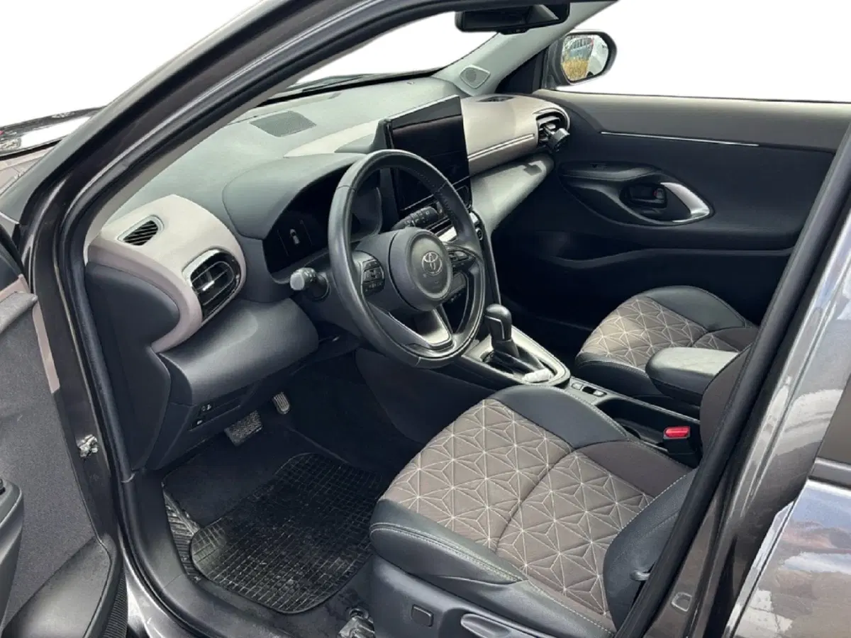 Toyota Yaris Cross usata a Massa-Carrara (6)