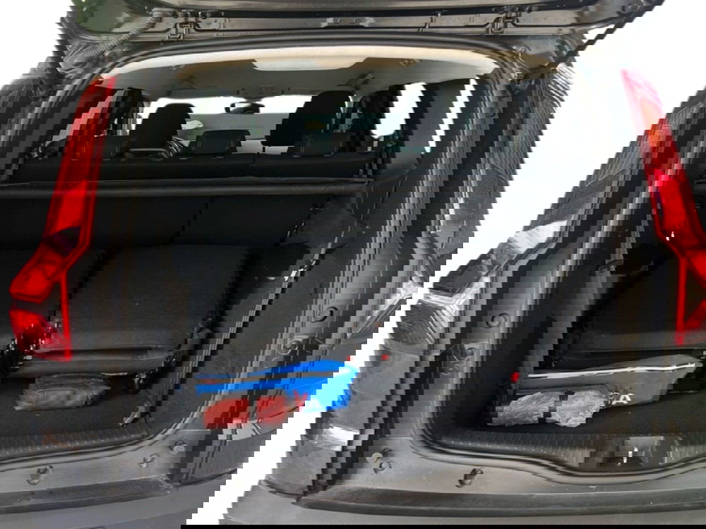 Dacia Jogger usata a Roma (10)