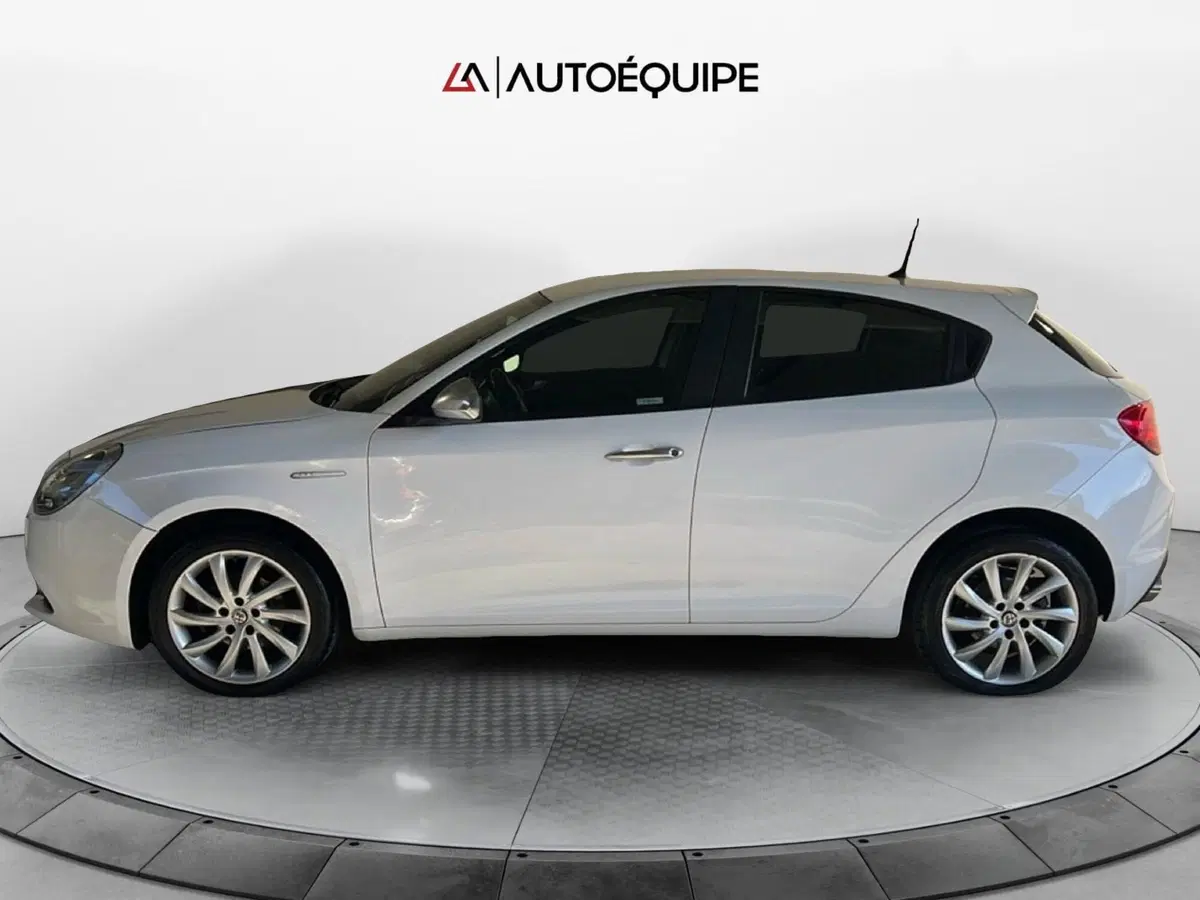 Alfa Romeo Giulietta usata a Roma (2)