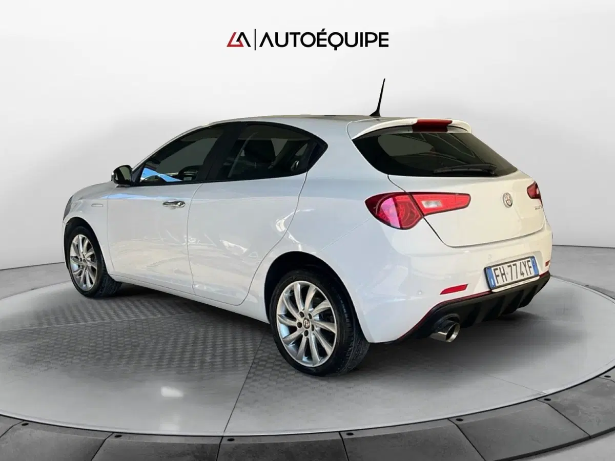 Alfa Romeo Giulietta usata a Roma (3)