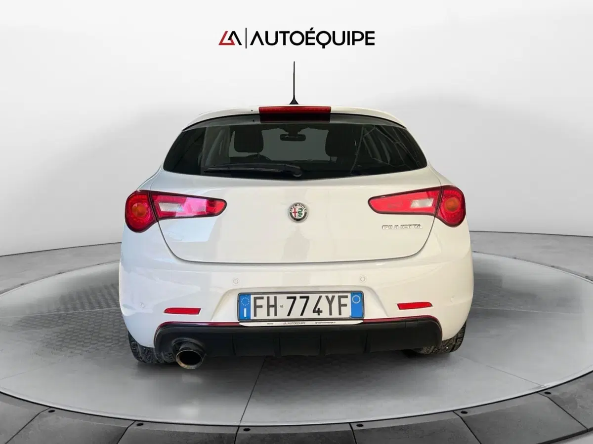 Alfa Romeo Giulietta usata a Roma (4)