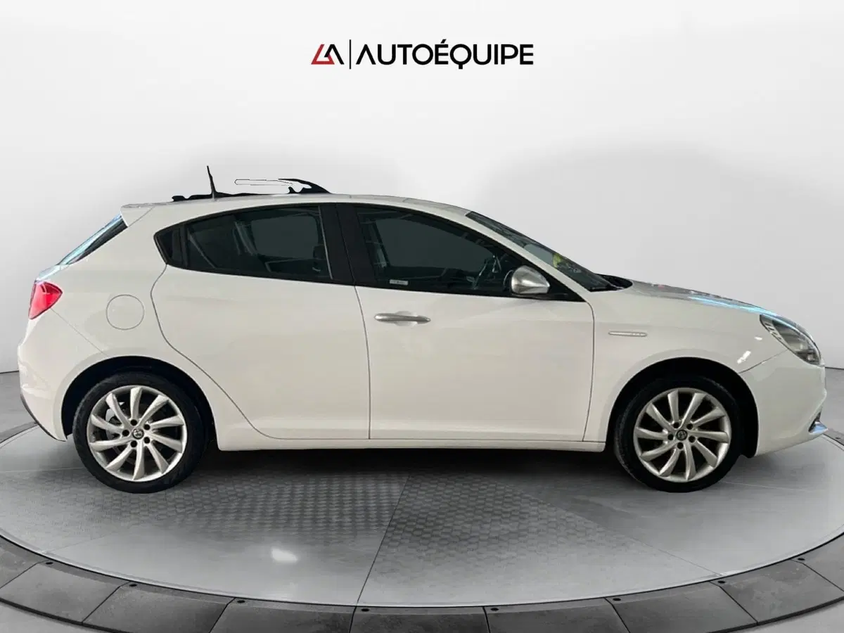 Alfa Romeo Giulietta usata a Roma (6)
