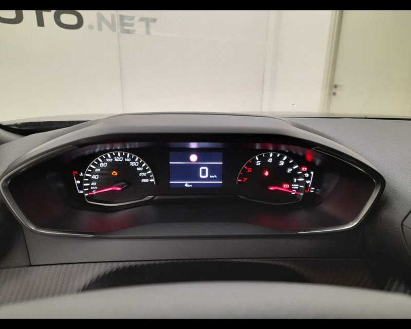Peugeot 2008 nuova a Alessandria (10)