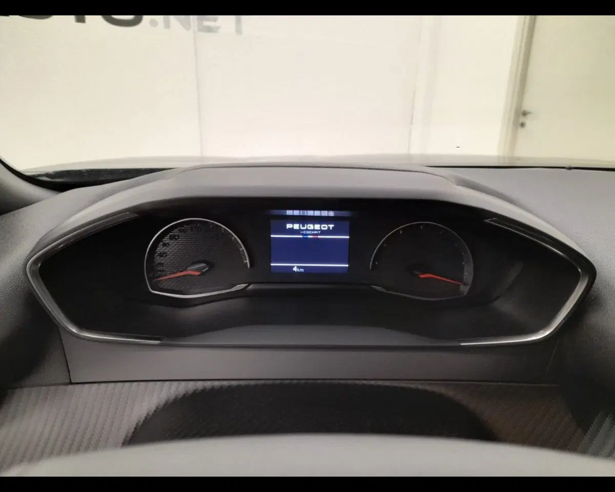 Peugeot 2008 nuova a Alessandria (9)