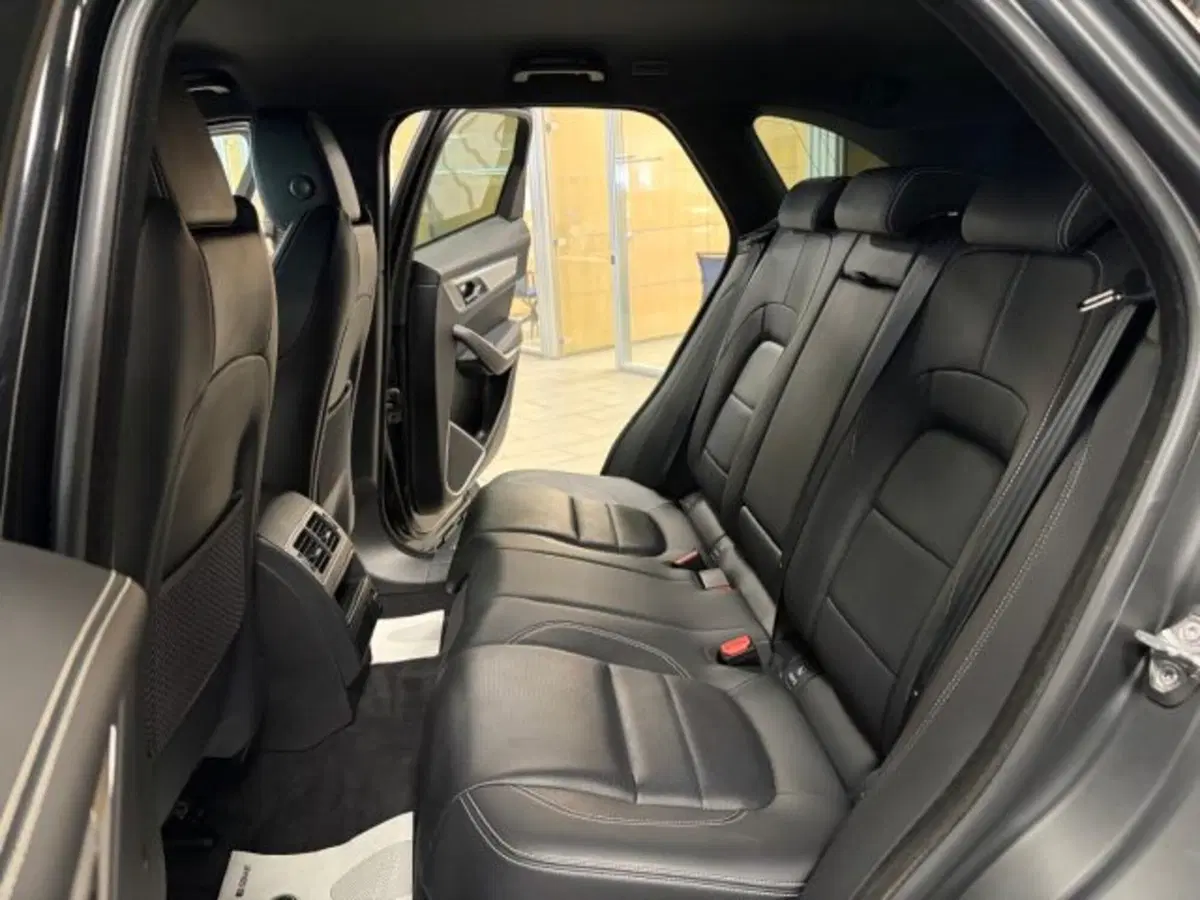 Jaguar F-Pace usata a Cuneo (14)