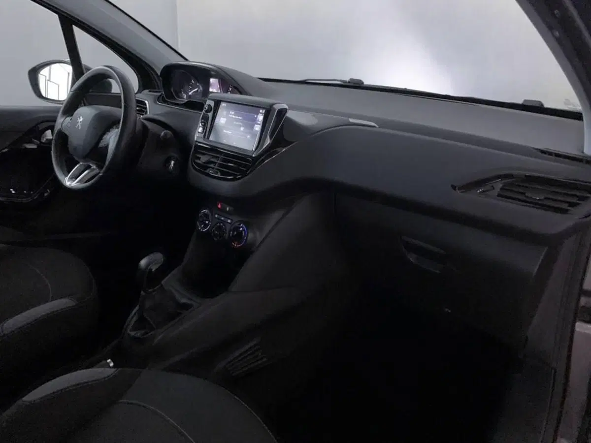 Peugeot 208 usata a Torino (10)