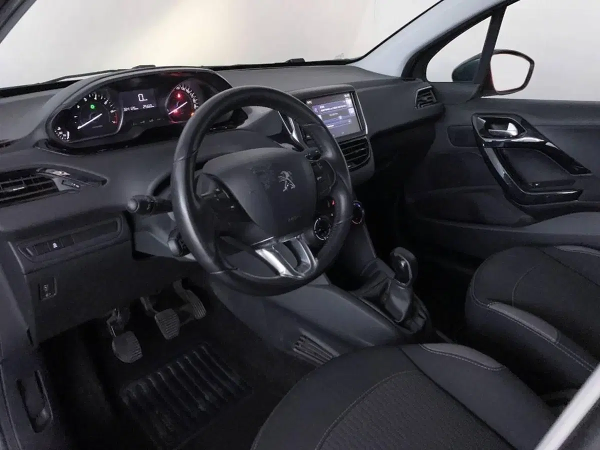 Peugeot 208 usata a Torino (11)