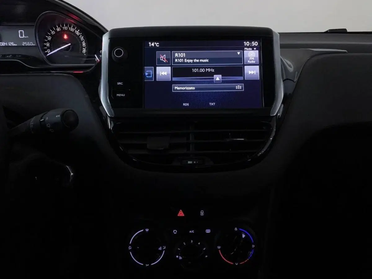 Peugeot 208 usata a Torino (8)