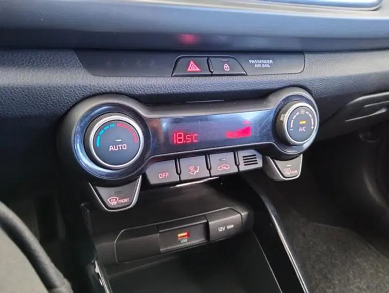 Kia Rio usata a Como (17)