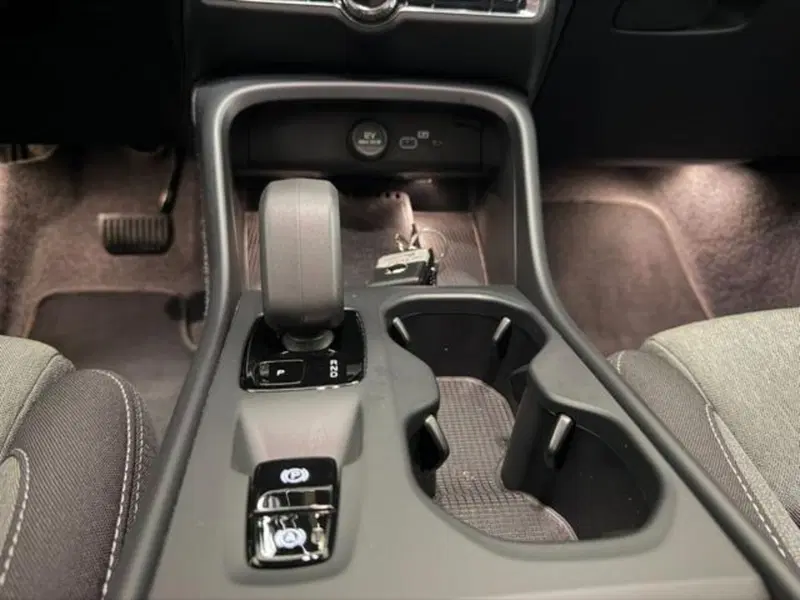 Volvo XC40 usata a Como (12)