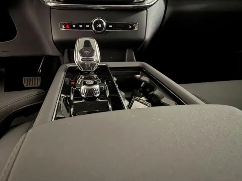 Volvo XC90 usata a Como (13)