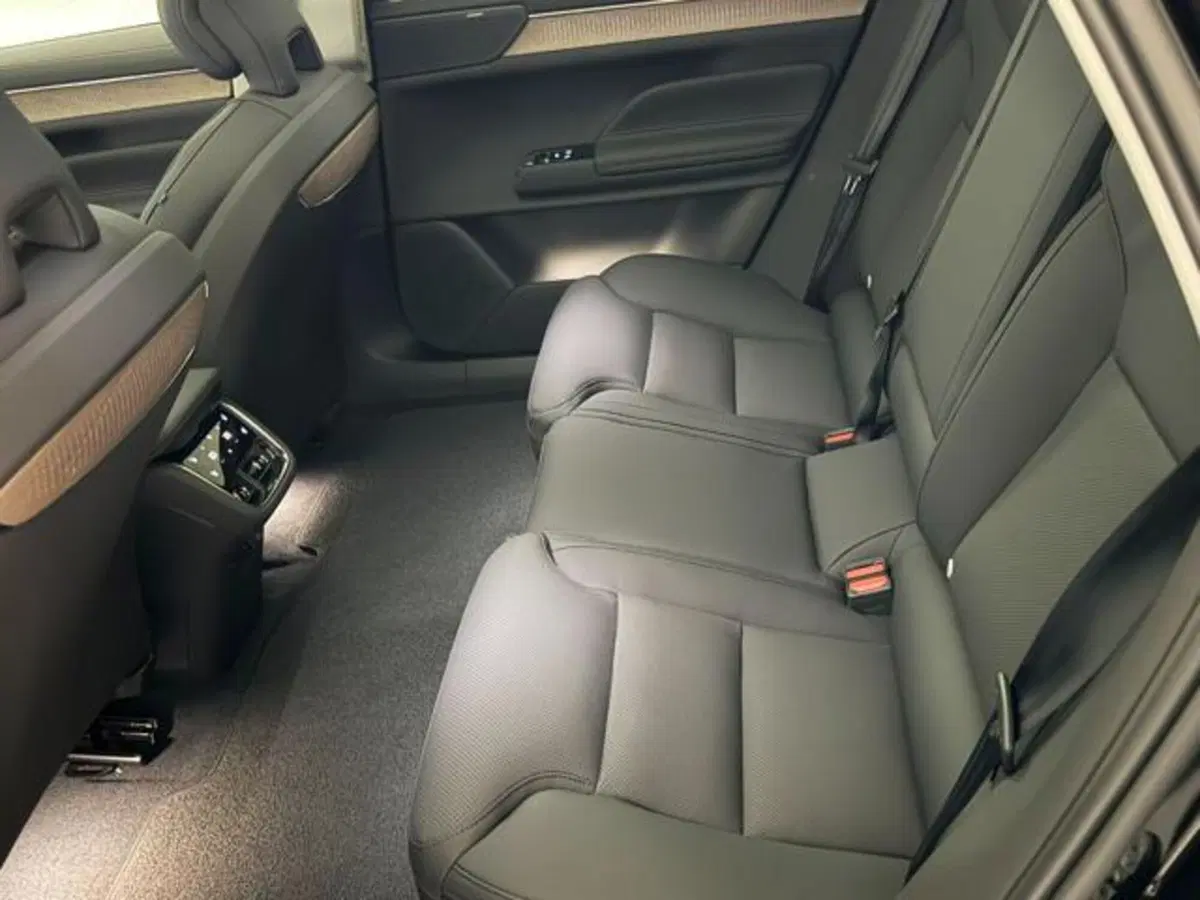 Volvo ES90 usata a Como (5)