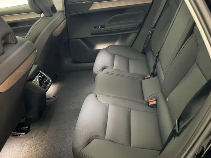 Volvo ES90 usata a Como (5)