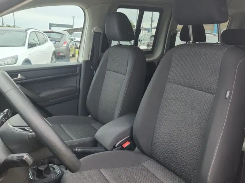 Volkswagen Caddy usata a Roma (17)