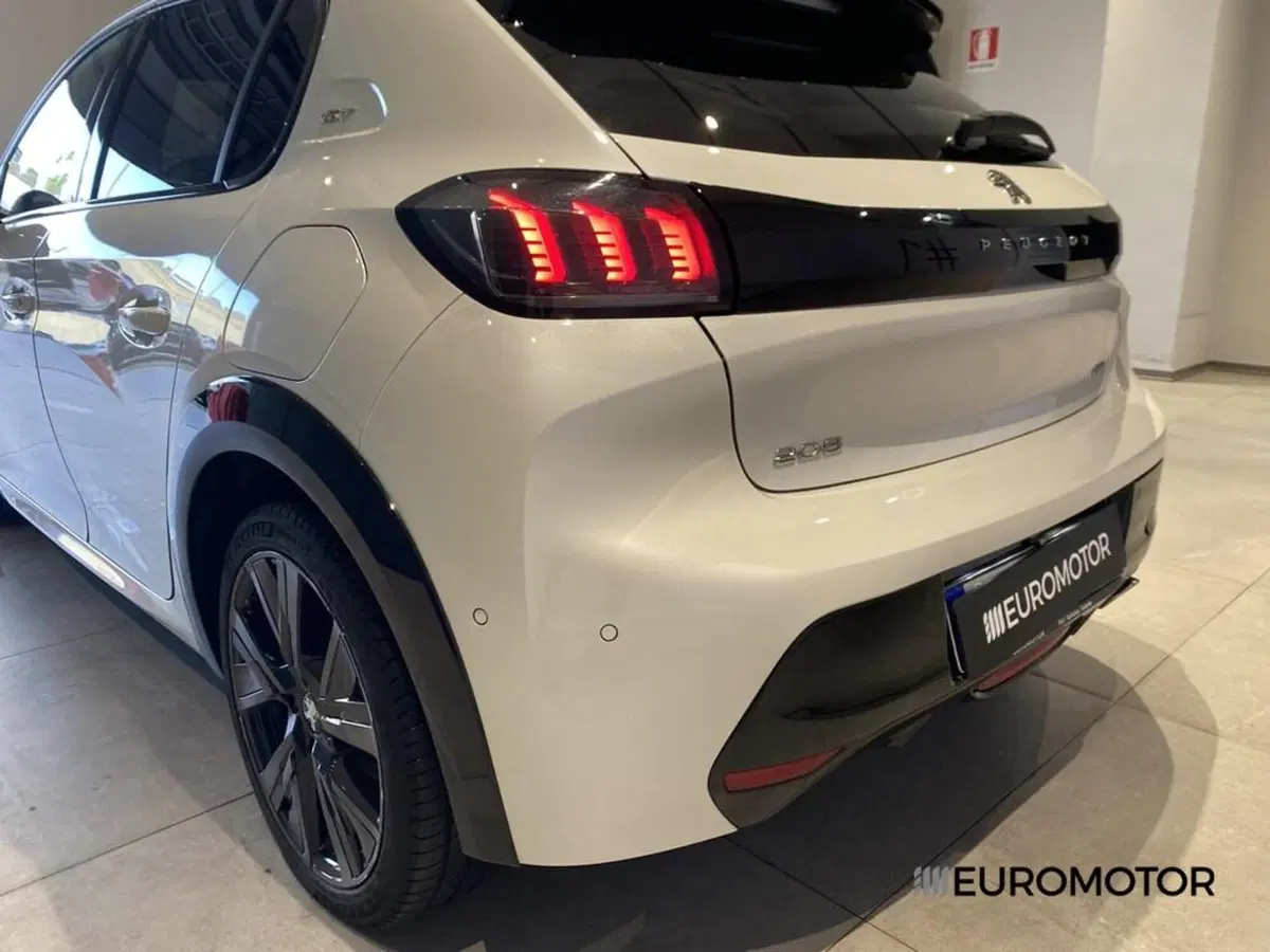 Peugeot 208 usata a Bari (10)
