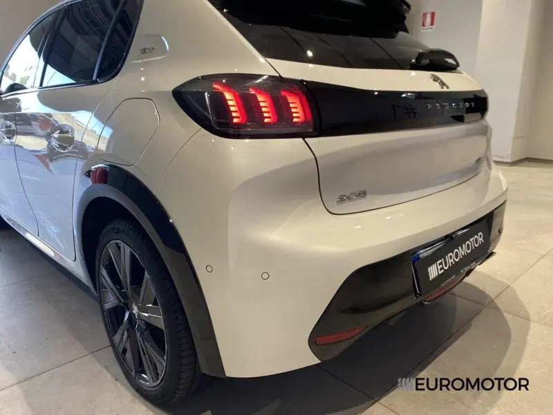 Peugeot 208 usata a Bari (10)
