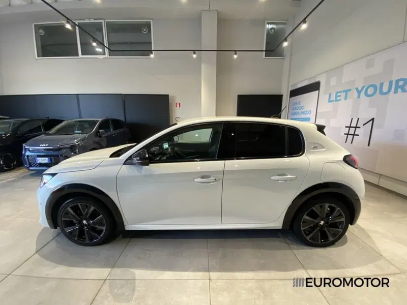 Peugeot 208 usata a Bari (11)