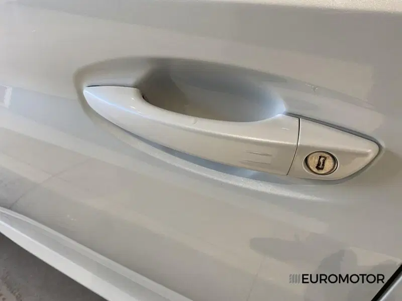 Peugeot 208 usata a Bari (12)