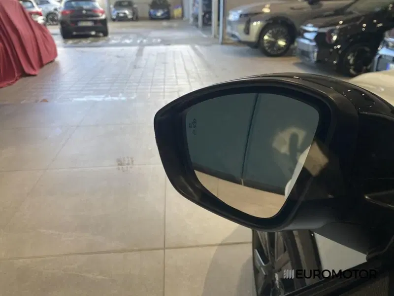 Peugeot 208 usata a Bari (13)